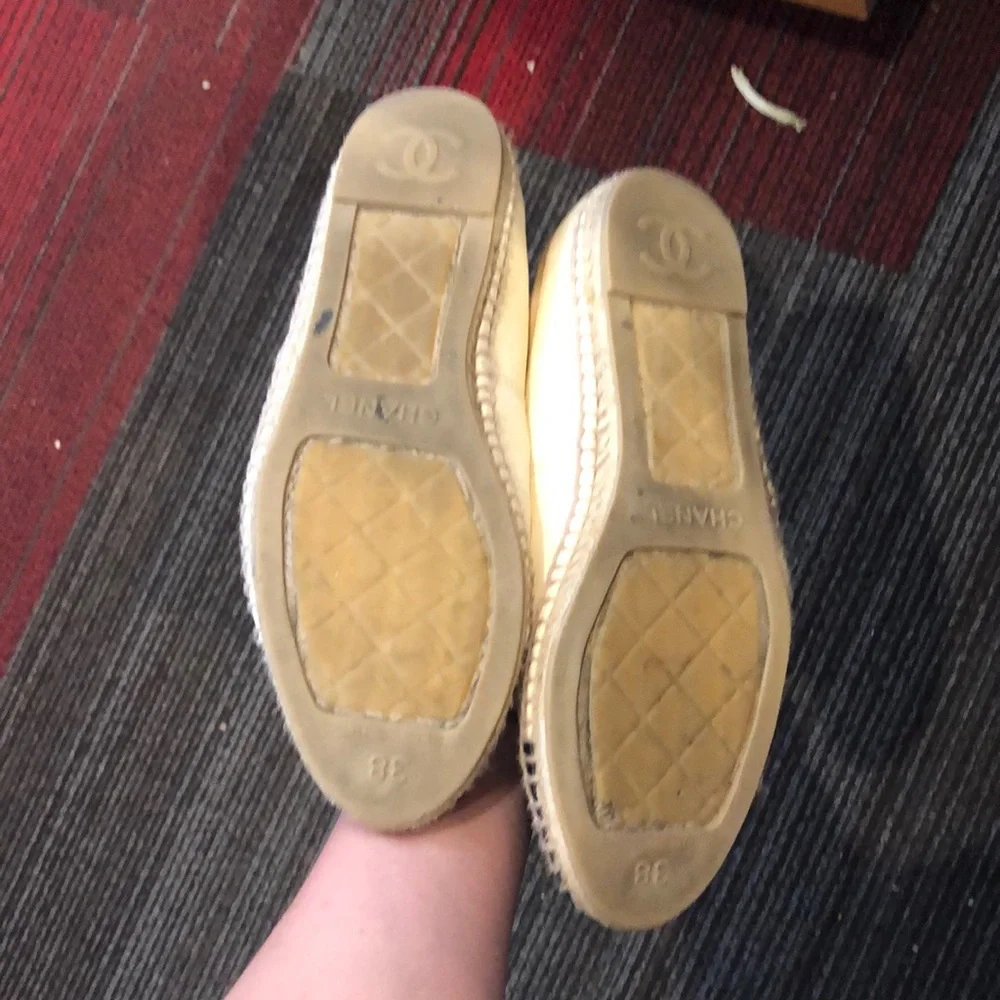 CHANEL Cream and Black Espadrilles - Picture 3 of 16